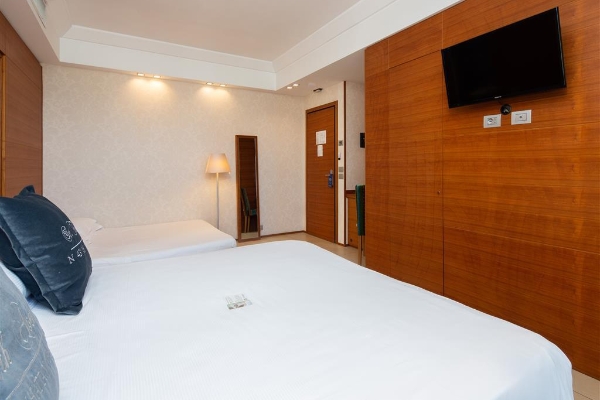 BEST WESTERN MAISON B HOTEL